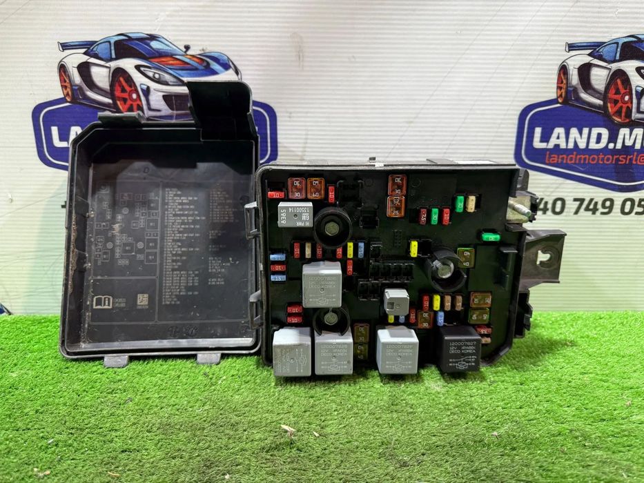 PANOU SIGURANȚE / RELEE OPEL CORSA E 2015 1.4 TURBO BENZINA Hatchback COD OEM 13451889AA 9000035 30959L 2012-2019