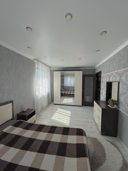 Продам спальный гарнитур