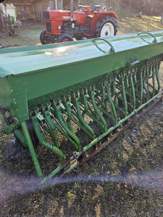 Utilajele: Disc 3.2, semănătoare sup21, Remorca auto, Plug pp3.