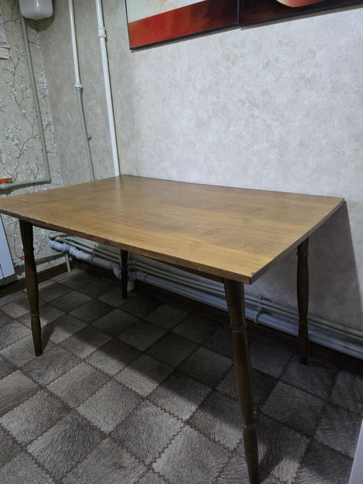 Продаётся стол в хорошем состоянии