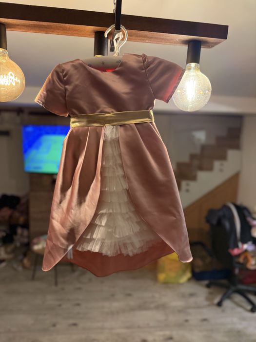 Rochita Roz din satin ai tul. 18-24 luni marimea 85-92