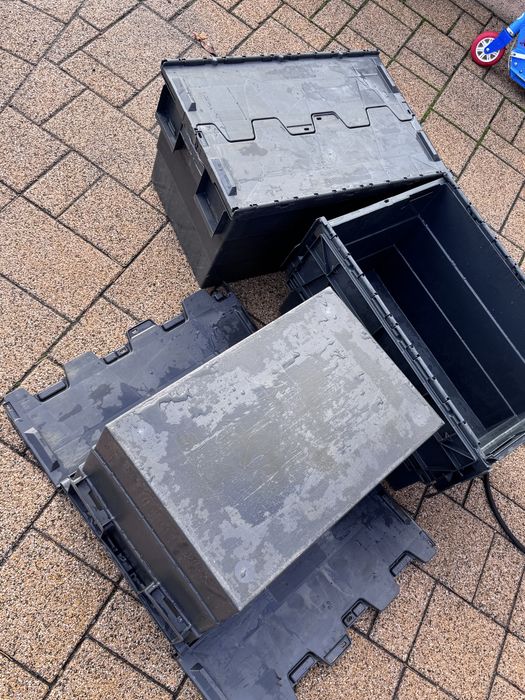 Lada curierat tip naveta stivuibila