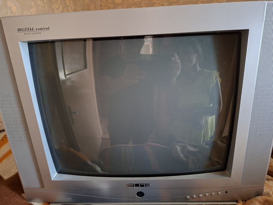 Продавам телевизор Елите