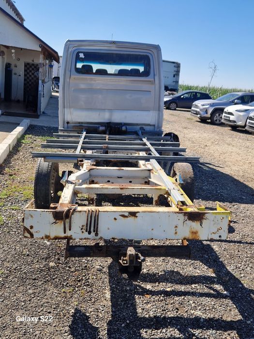 Autoutilitara Mercedes-Benz  Platforma  tracțiune  spate.