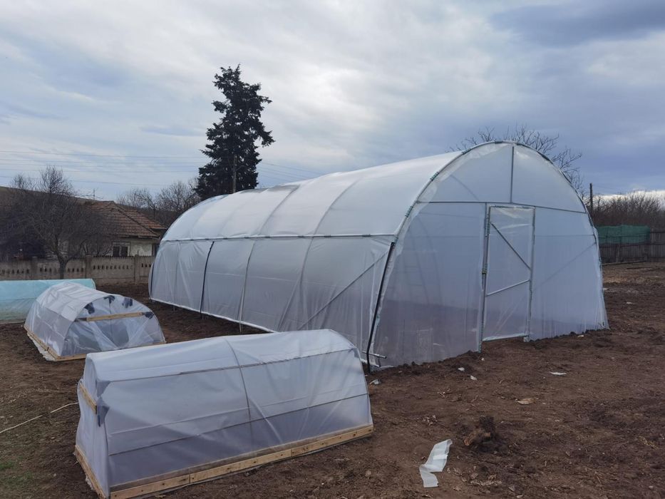 Solar/Sera pentru gradina din teava galvanizata si folie perita E8