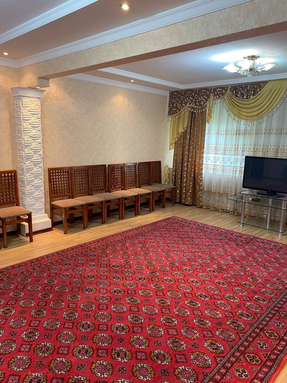 Nukus kocha Butik Glamur 4xona/1/12