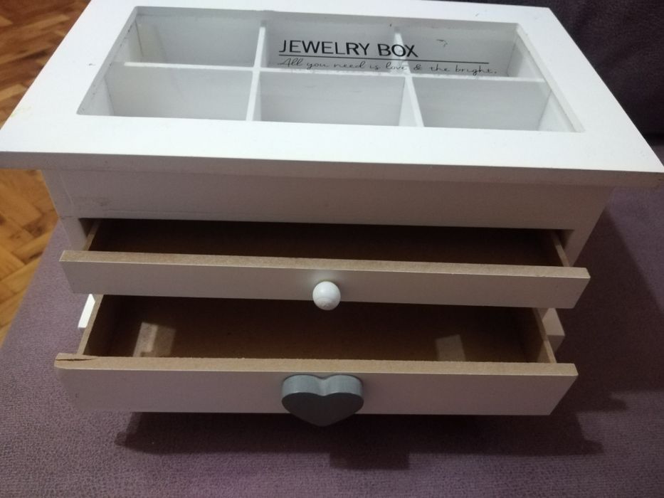 Кутия за бижута бяла