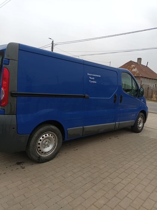 Vând Renault trafic