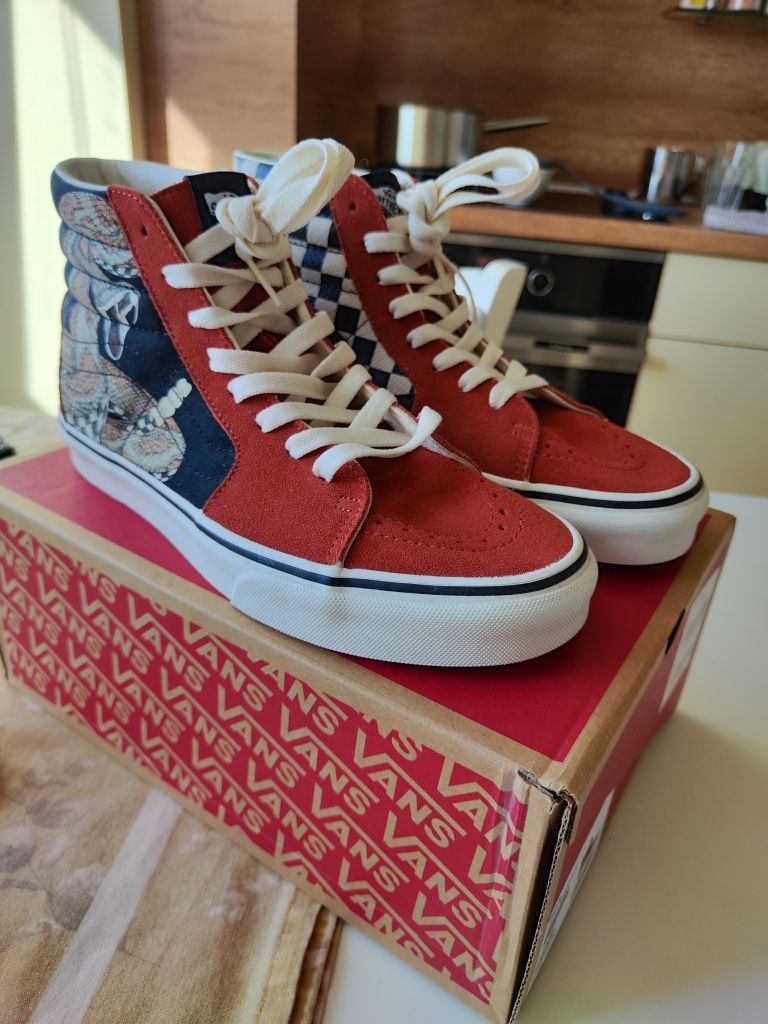 Vans  нови кецове номер 40