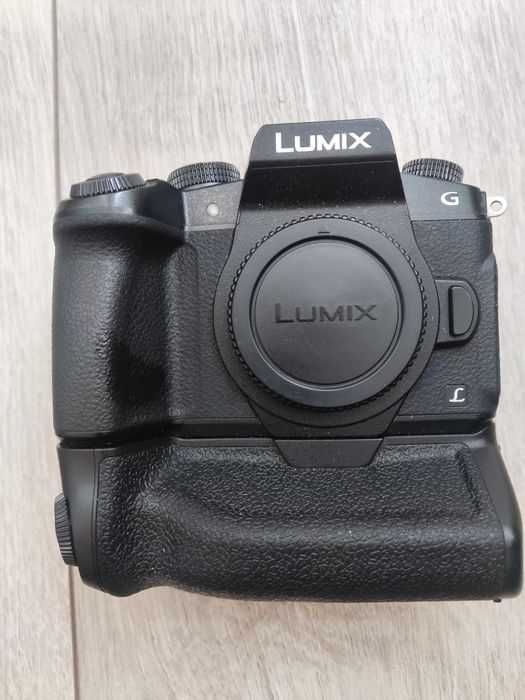 Lumix G80 cu grip
