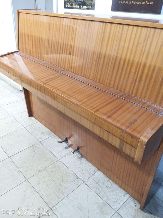 Пиано Александър Херман.