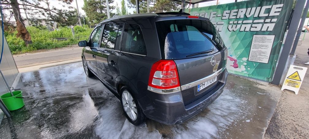 Opel Zafira panoramic 2010