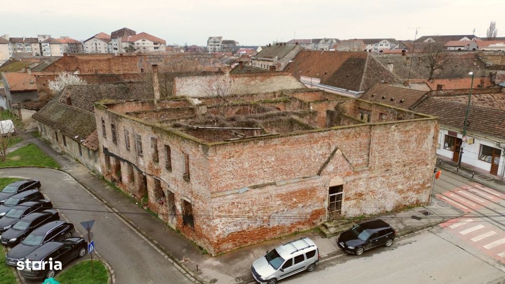 Cladirea Emblematica Trei Regi este acum de vanzare. Piata Traian.
