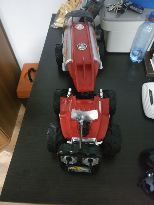 Vand masina cu telecomanda