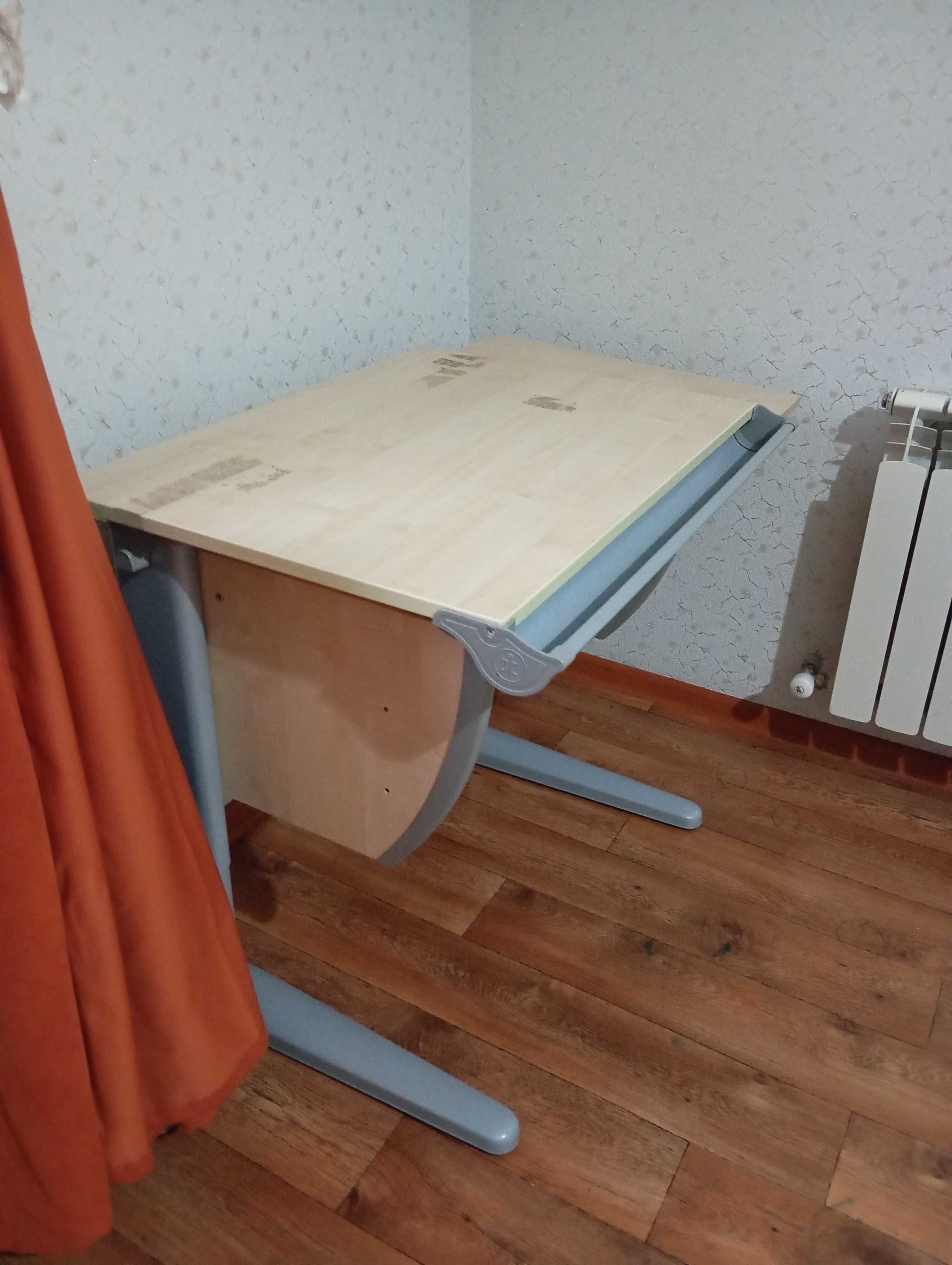 Стол для младшеклассника