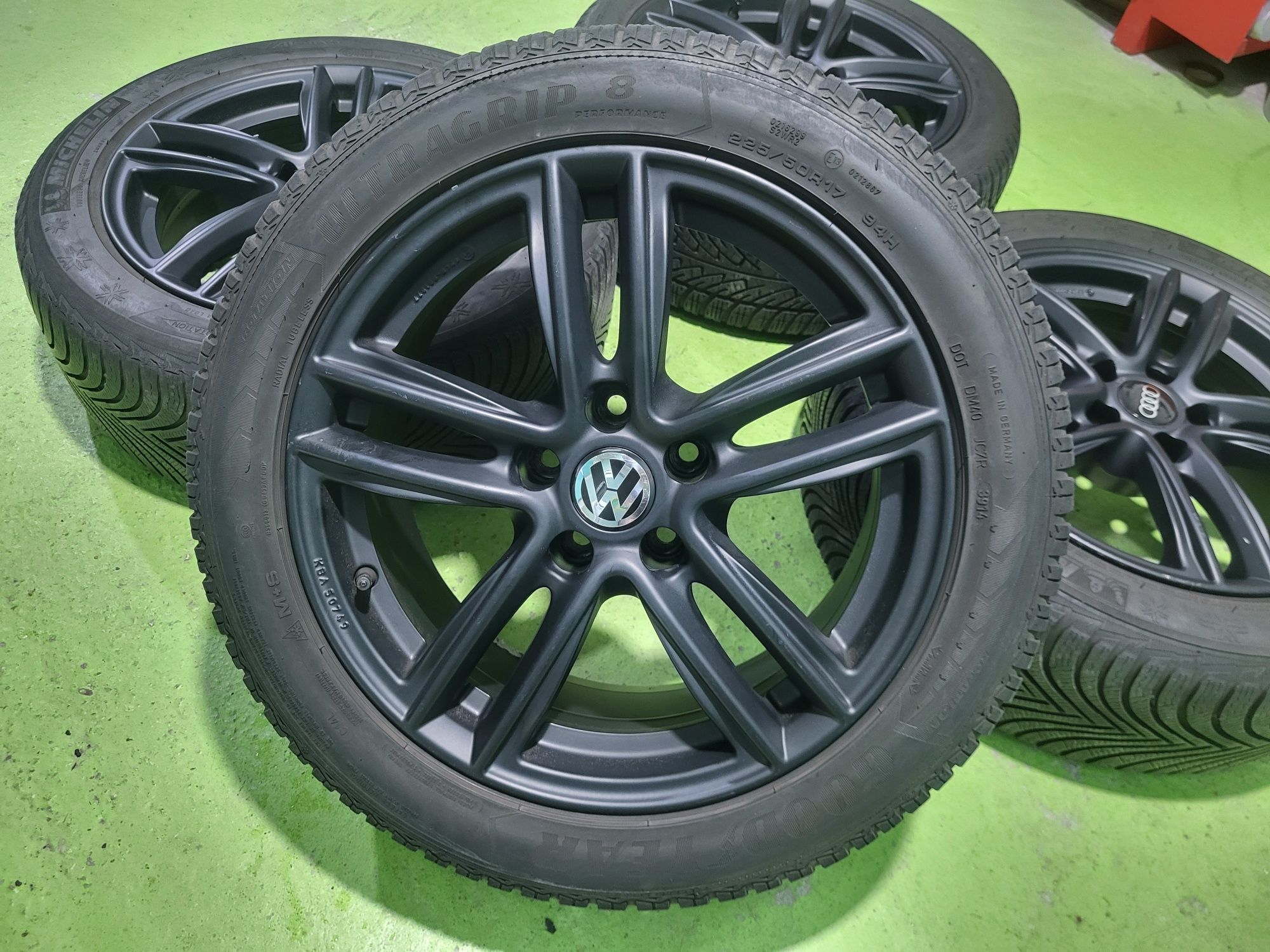 17 5x112 Audi A4 A5 A6 Vw Passat Tiguan Touran Caddy Skoda 5х112
