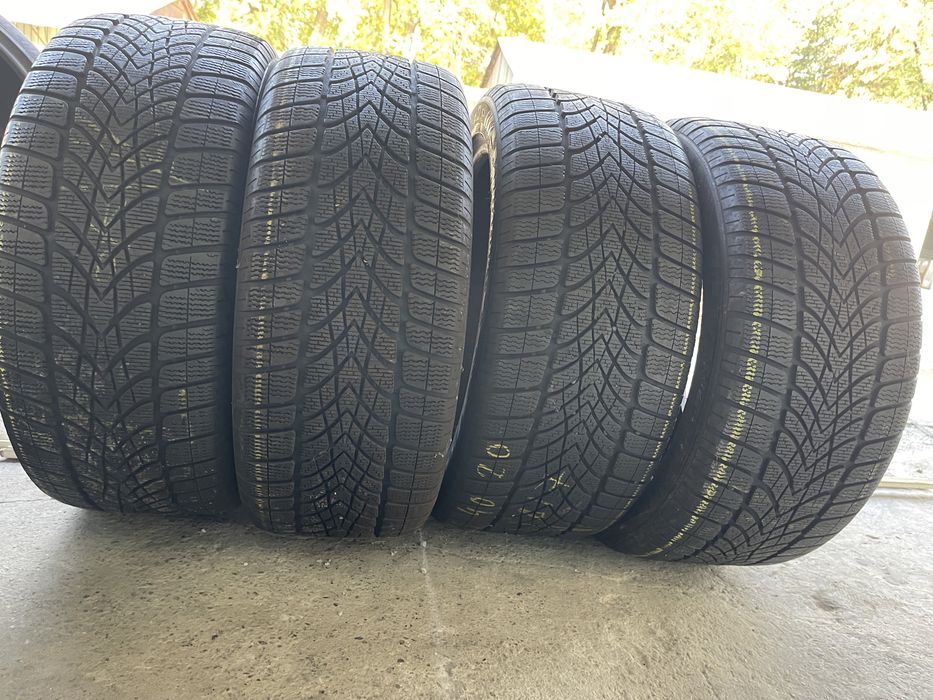 4 anvelope de iarna Dunlop fata 265/45/20 spate 295/40/20