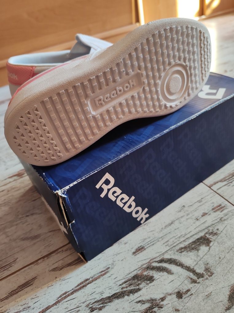 Нови оригинални Reebok маратонки