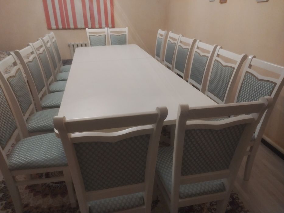 Стол и стулья,комплект цена 170 000 тг. Торг.
