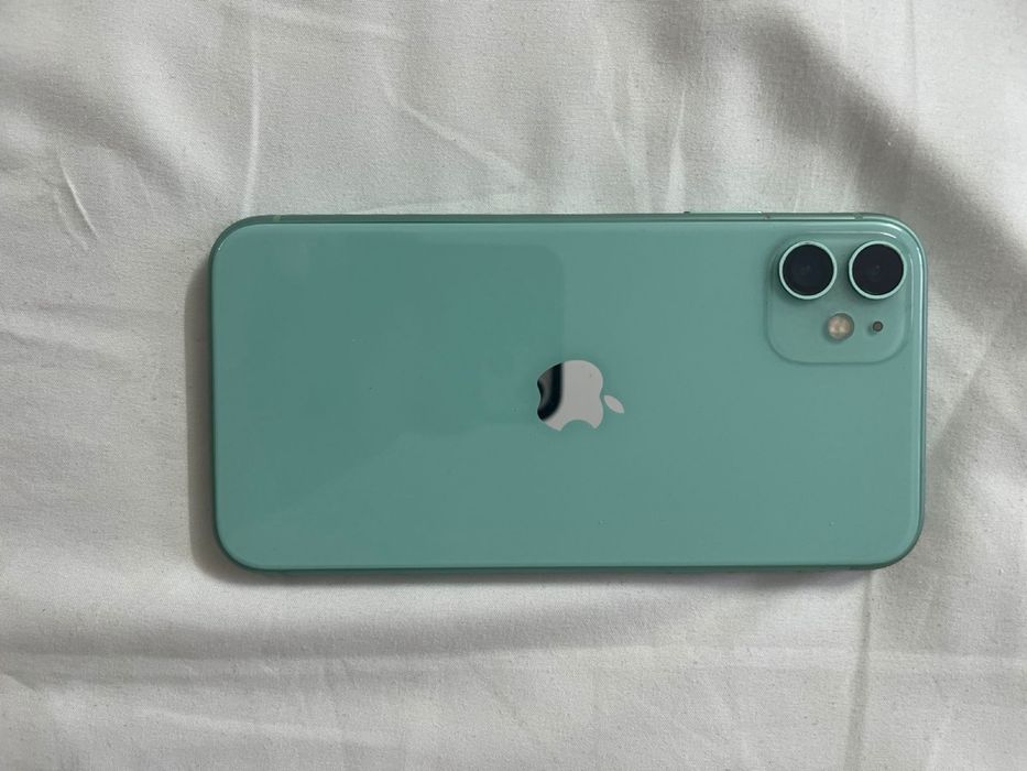 Айфон 11 128гиг акум 78 % все работет в ремонте не был