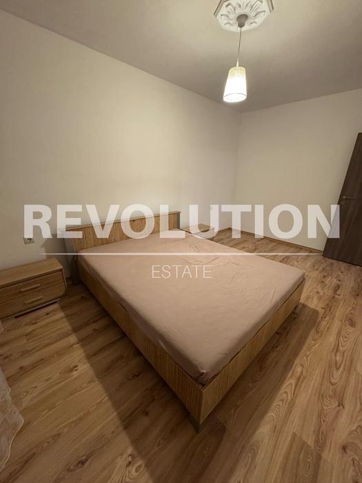 Дава се под наем Тристаен апартамент в Пловдив, Център - 90 кв.м за 350 € - Снимка #2