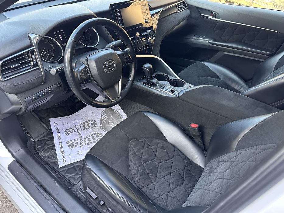 Toyota Camryг Hybrid 2.5, 2022 год, 42500 км пробег, Салон Алькантара