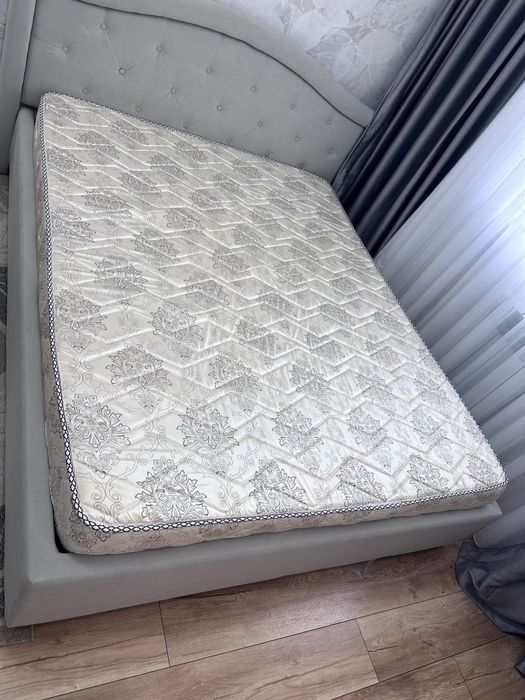 Продам матрас в хорошем состояние б/у