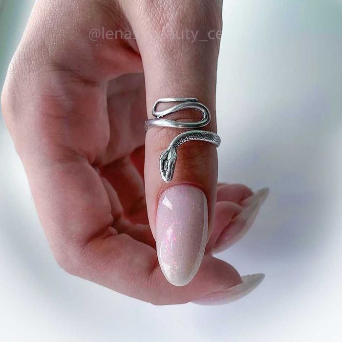 Маникюр от 3800. Все включено