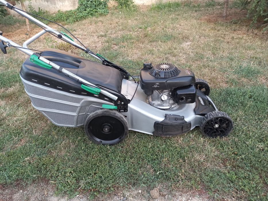 Masina tuns iarba motor honda