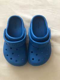 Crocs c9 aproape noi