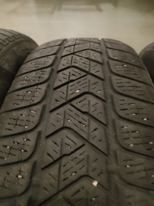 215/65 r17 de iarna Pirelli scorpion