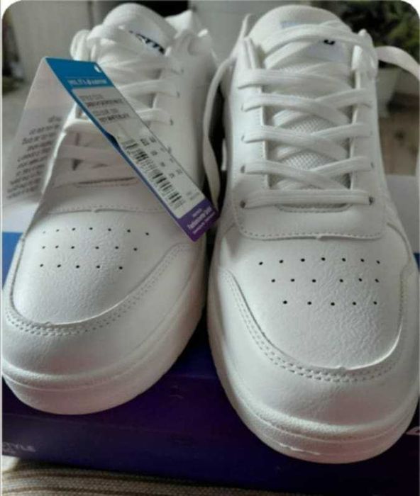 Обувки, мъжки. Маратонки LOTTO, бели, нови с етикет № 44 / 28,5 см.