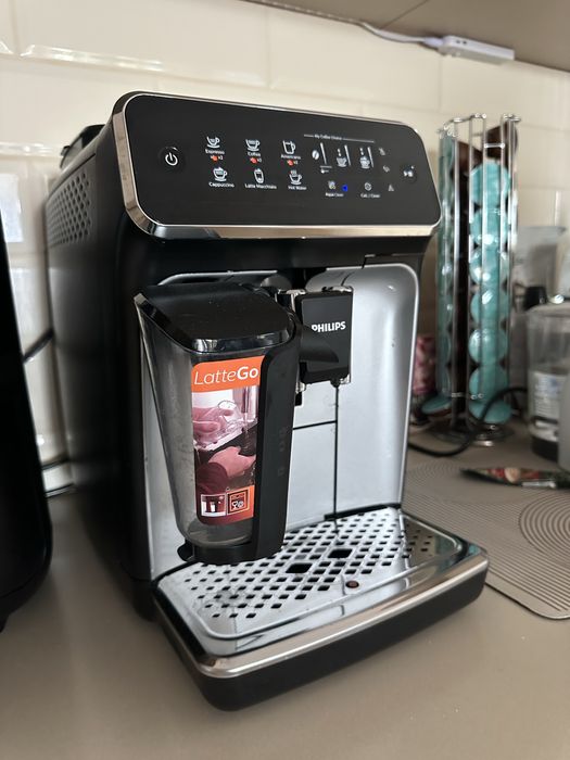 Espressor automat Philips cu extragarantie nou