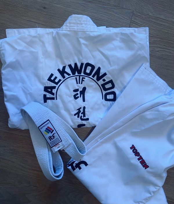 Детски добок за таекуондо, размер 140