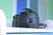 CANON 6D MARK 2 foto video uchun yaxshi tanlov