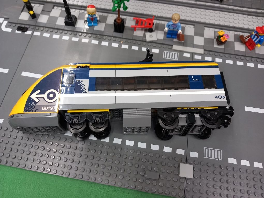 Lego 60197  Locomotivă și vagon călătorii