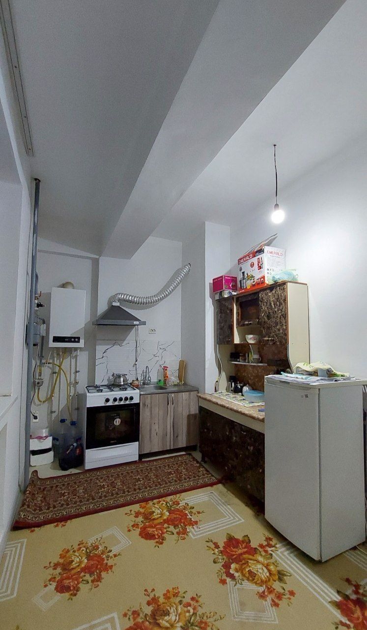 Tòy tepada 2 xonali kvartira ijaraga beriladi