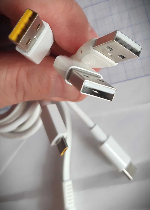 TRUST Primo Powerbank 10000 mAh ECO + 3 cabluri telefoane