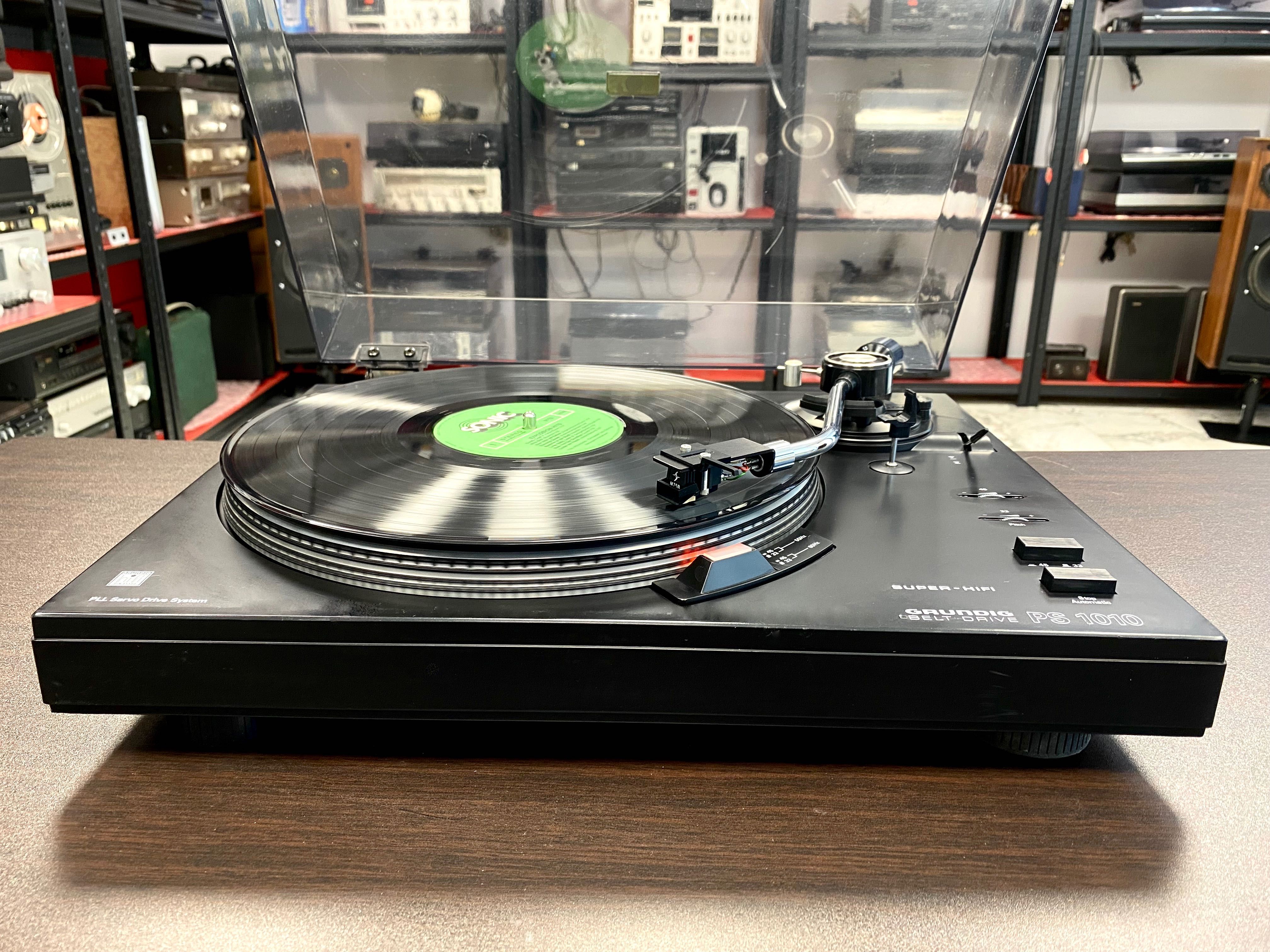 Super HiFi грамофон Grundig