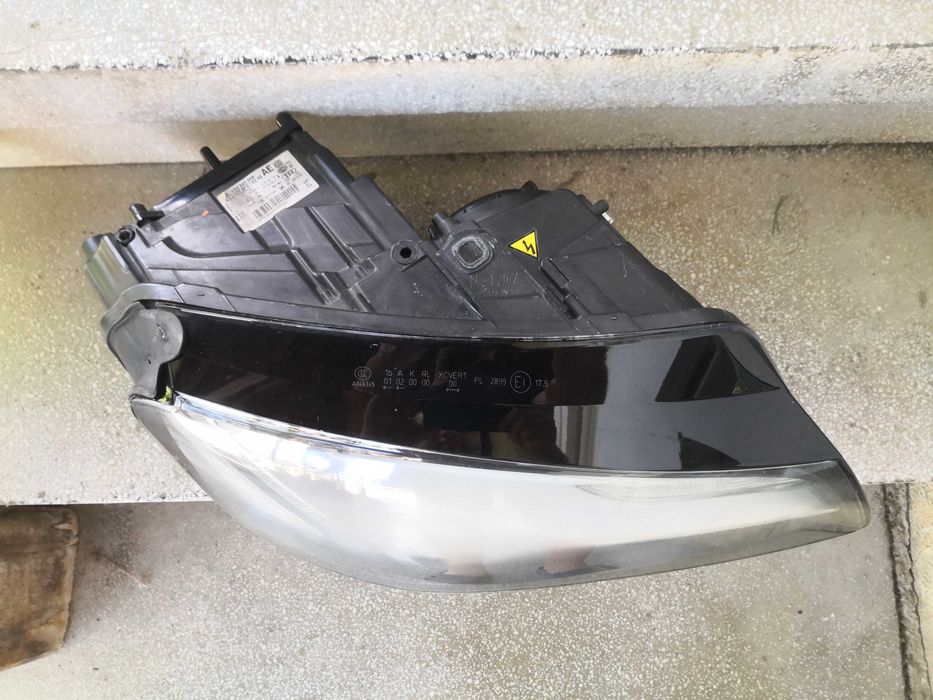 Фар Audi A8 Bi-Xenon LED десен/Фар Ауди А8 Оригинален