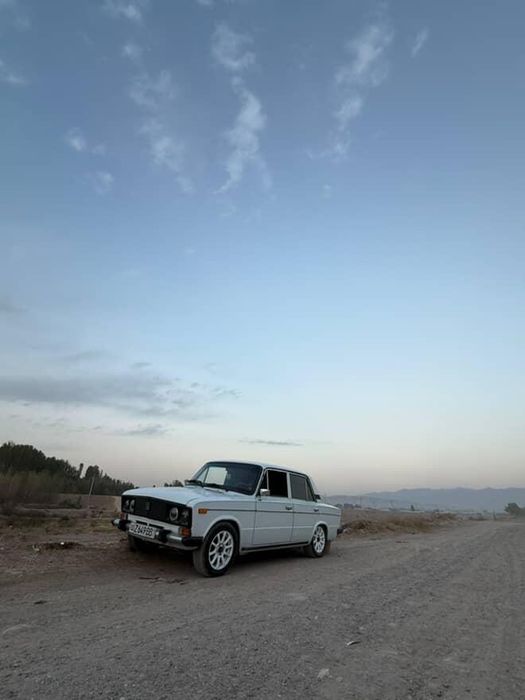 Vaz 2106 sotladi
