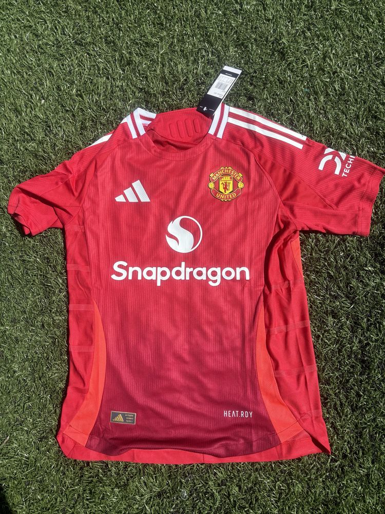 Тениска на Manchester United 2024/25