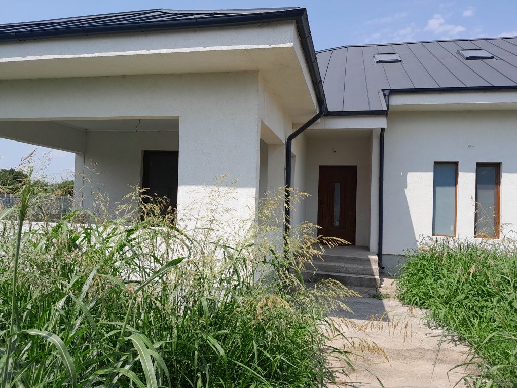Casă de vânzare în satul Cazasu, jud.Braila,  str.Orhideelor, nr.15