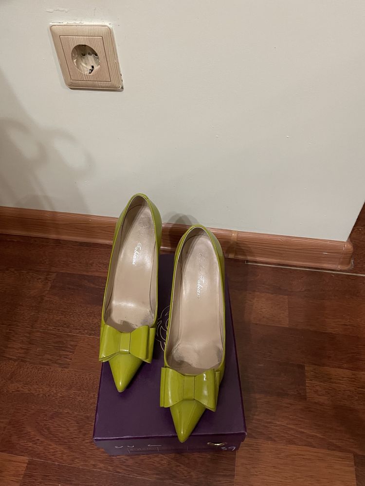 Туфли зеленого цвета