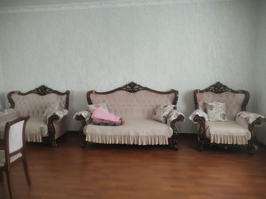 Срочно продам диван 3/2/1