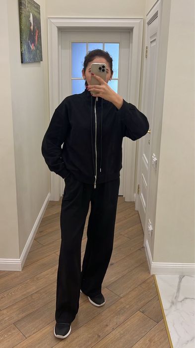 Продам спортивный костюм