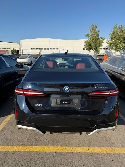 Bmw i5 35L авто кредит нахтга сотилади