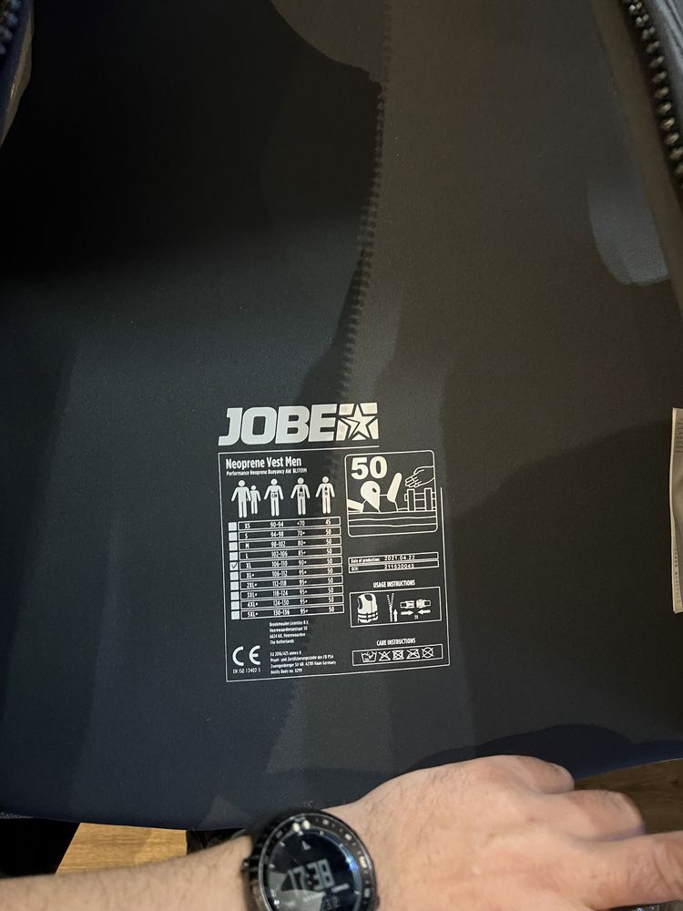 Неопреновa жилетка JOBE нова XL