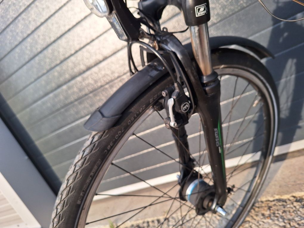 Bicicleta din aluminiu kalkhoff voyager cu roti pe 28