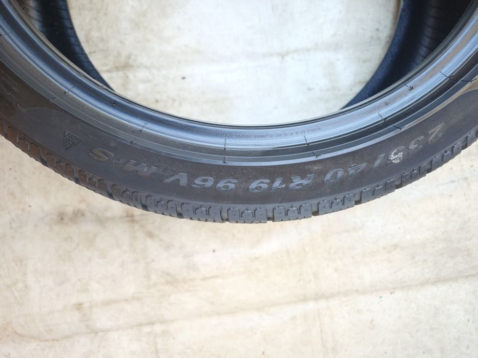 Anvelope 235/40/19 Pirelli iarna
